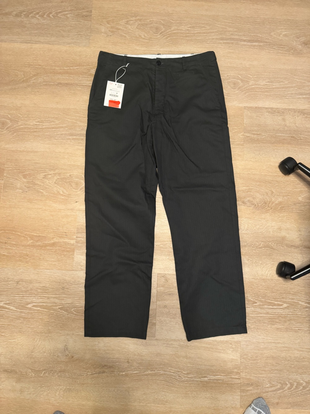 Men's dress pant // Zara brand // size 34 // NWT